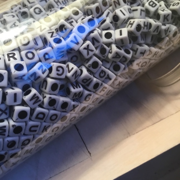 Micheals Alphabet beads 0.84 lbs Value Pack Letters Acrylic 380 grams Craft - Picture 4 of 10